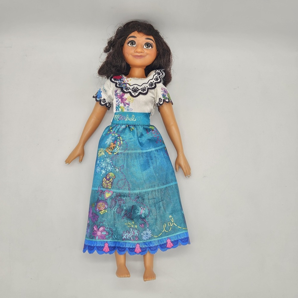 Disney Encanto Mirabel Madrigal Fashion Doll Jakks Pacific 11"
